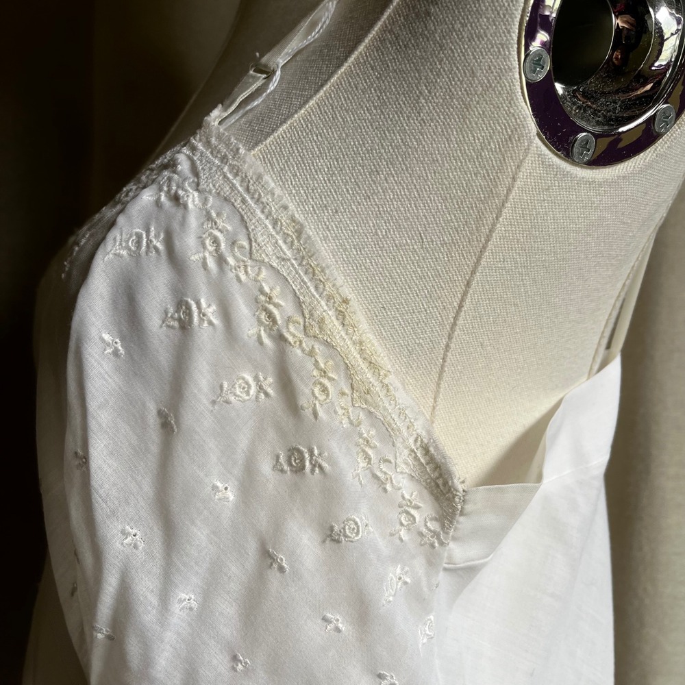 Vintage White Embroidered Slip Dress Nylon Lingerie Midi Nightgown XS - Picture 5 of 7